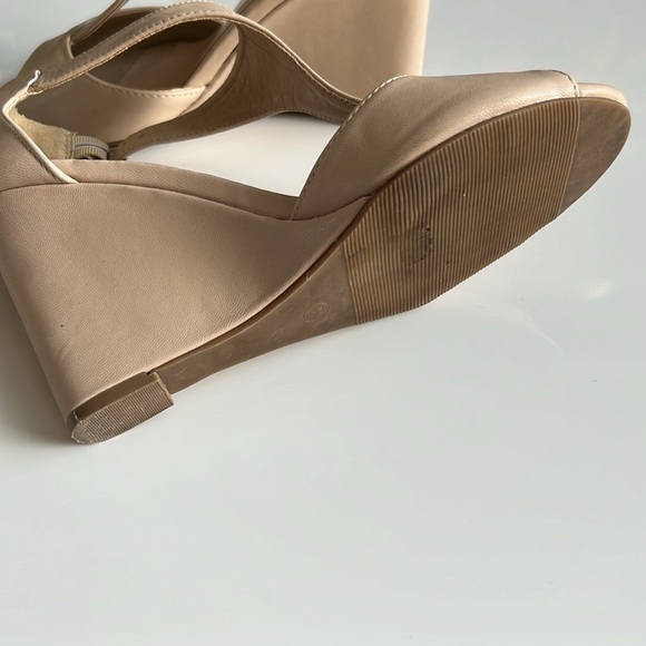 Le Chateau TStrap wedges Sandals - Picture 7 of 8